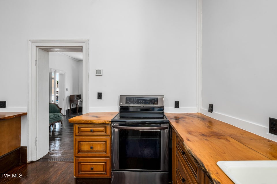 Photo #47: 120 Cherokee Street