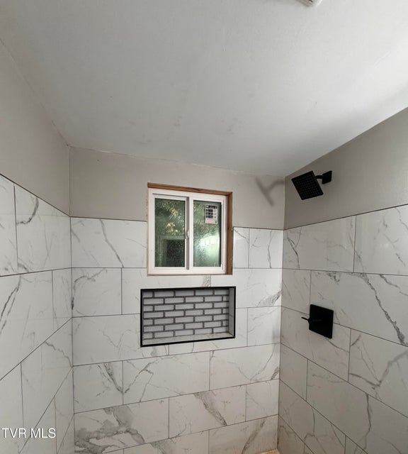 Photo #27: 705 Lehigh Street