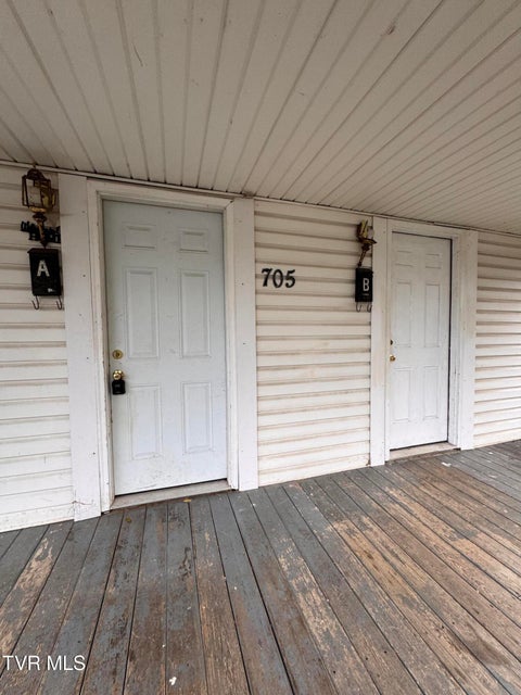 Photo #32: 705 Lehigh Street