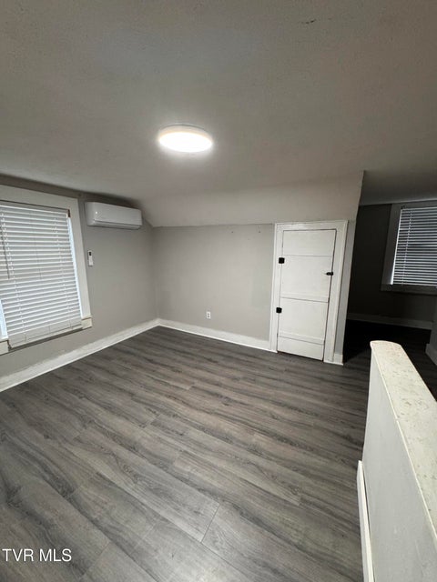 Photo #31: 705 Lehigh Street