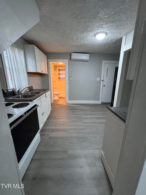 Photo #12: 705 Lehigh Street