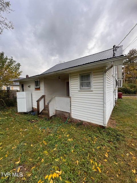Photo #9: 705 Lehigh Street
