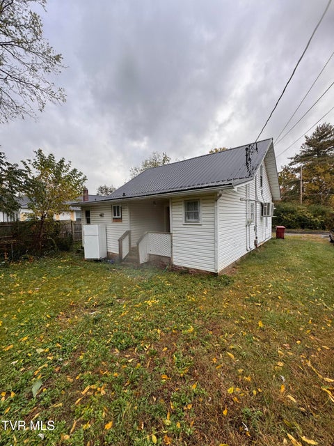 Photo #8: 705 Lehigh Street
