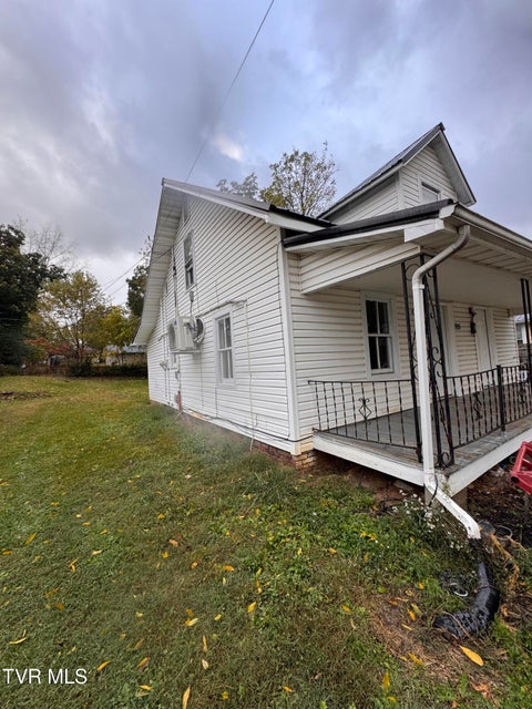 Photo #4: 705 Lehigh Street