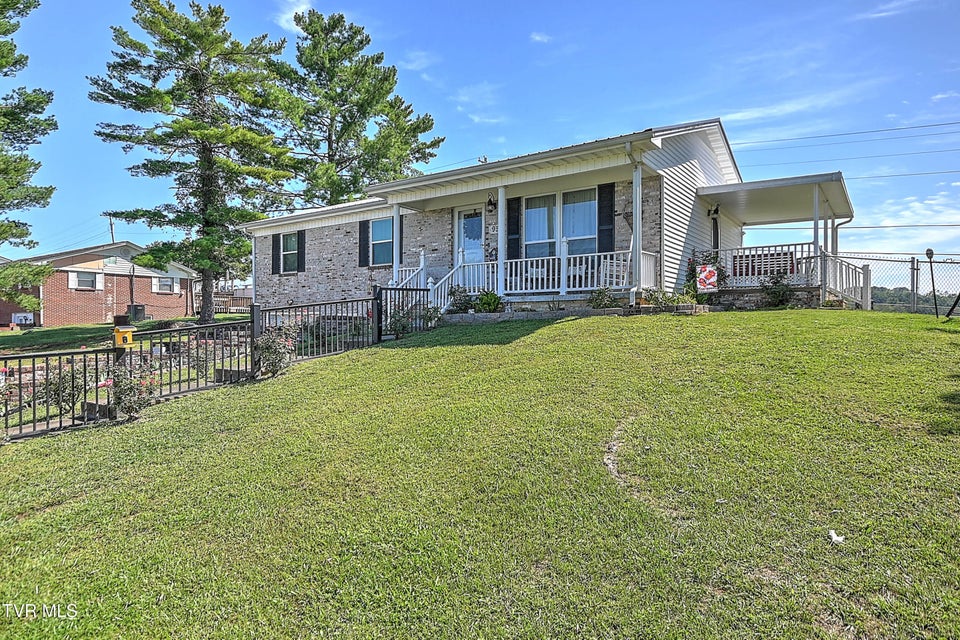 Photo #5: 95 Britton Avenue