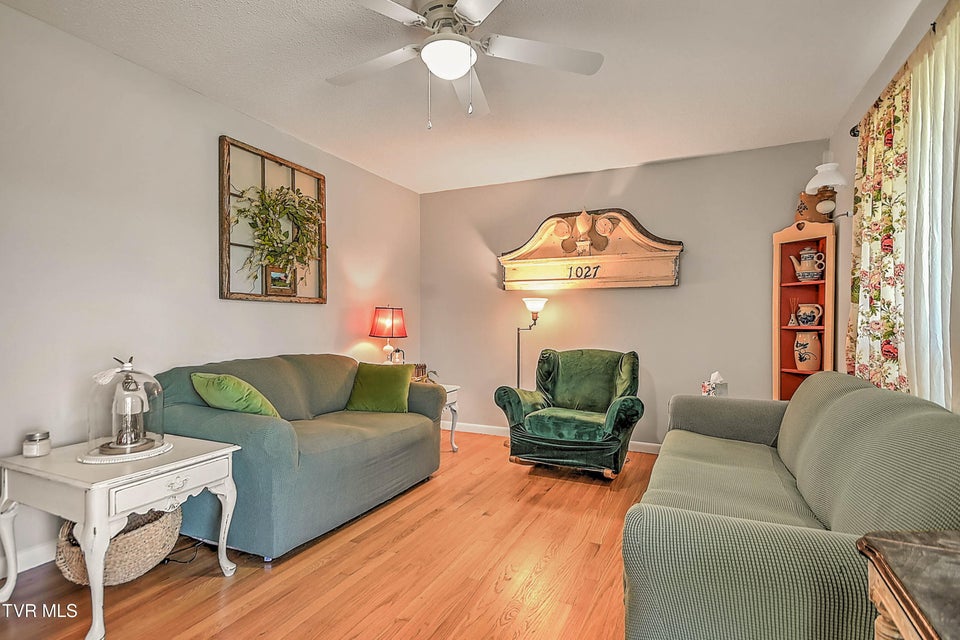 Photo #7: 95 Britton Avenue