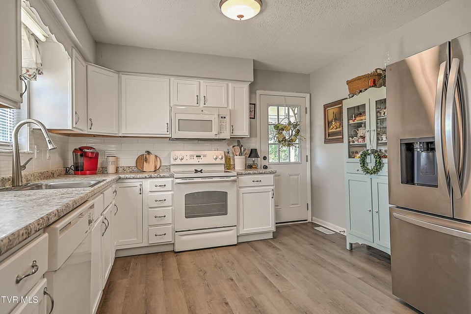 Photo #13: 95 Britton Avenue