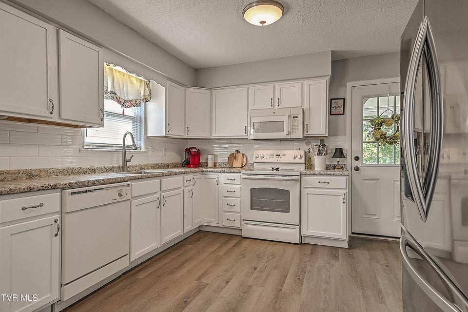 Photo #15: 95 Britton Avenue