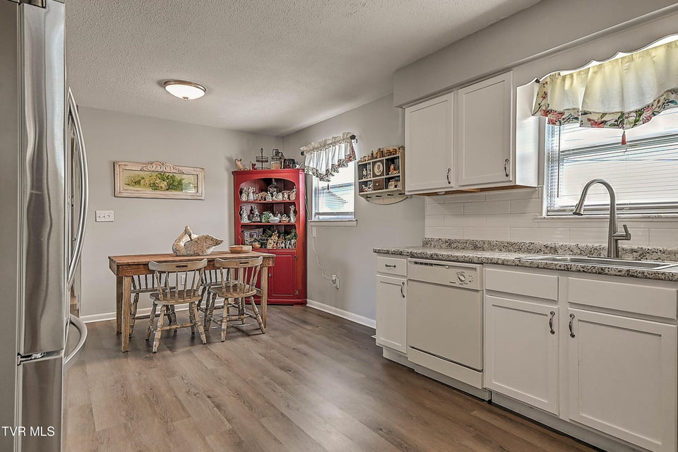 Photo #16: 95 Britton Avenue