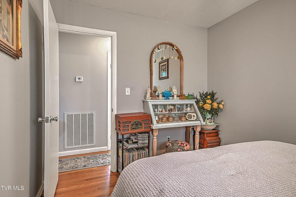 Photo #19: 95 Britton Avenue