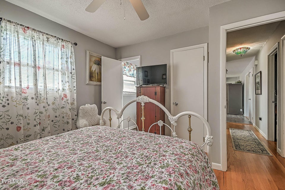 Photo #24: 95 Britton Avenue