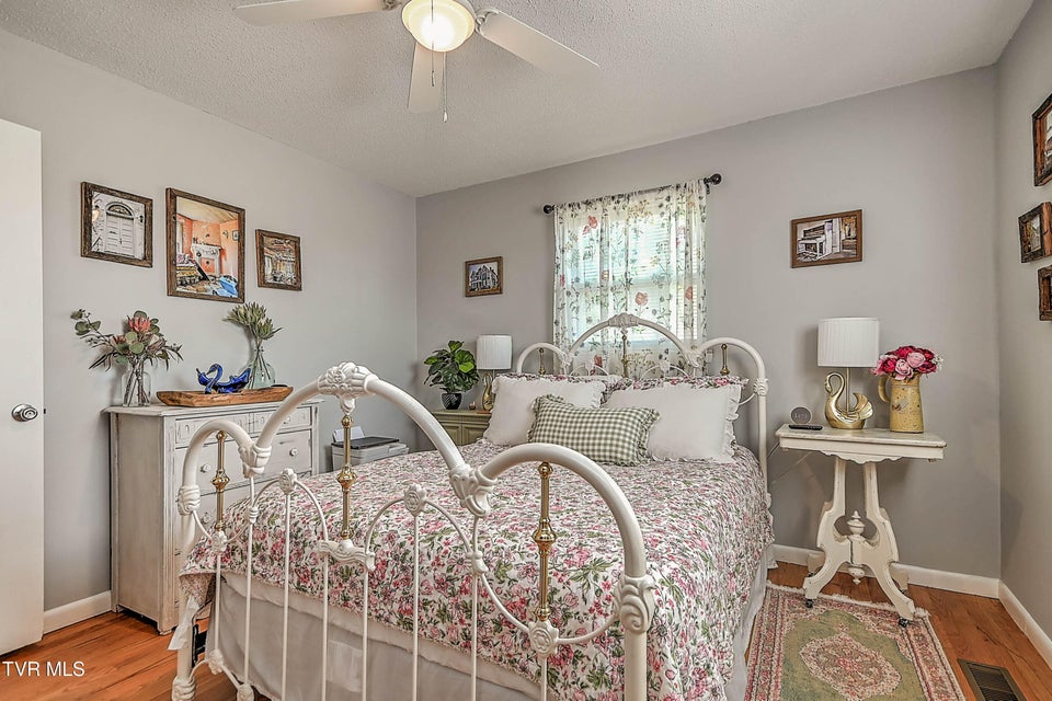 Photo #26: 95 Britton Avenue