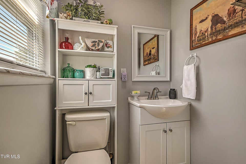 Photo #27: 95 Britton Avenue