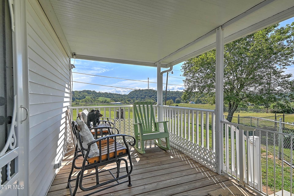 Photo #28: 95 Britton Avenue