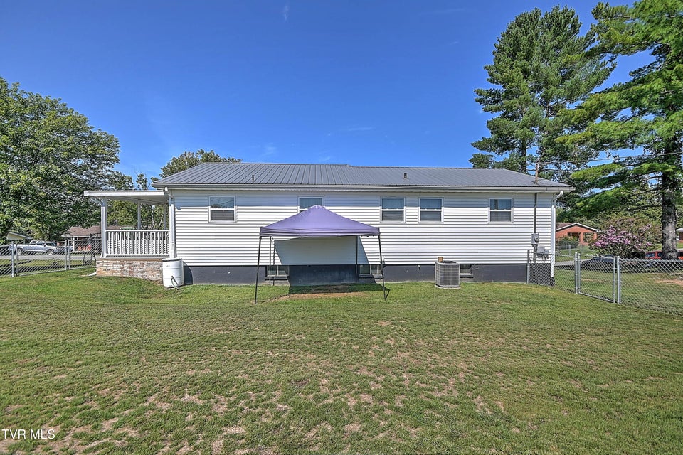 Photo #33: 95 Britton Avenue