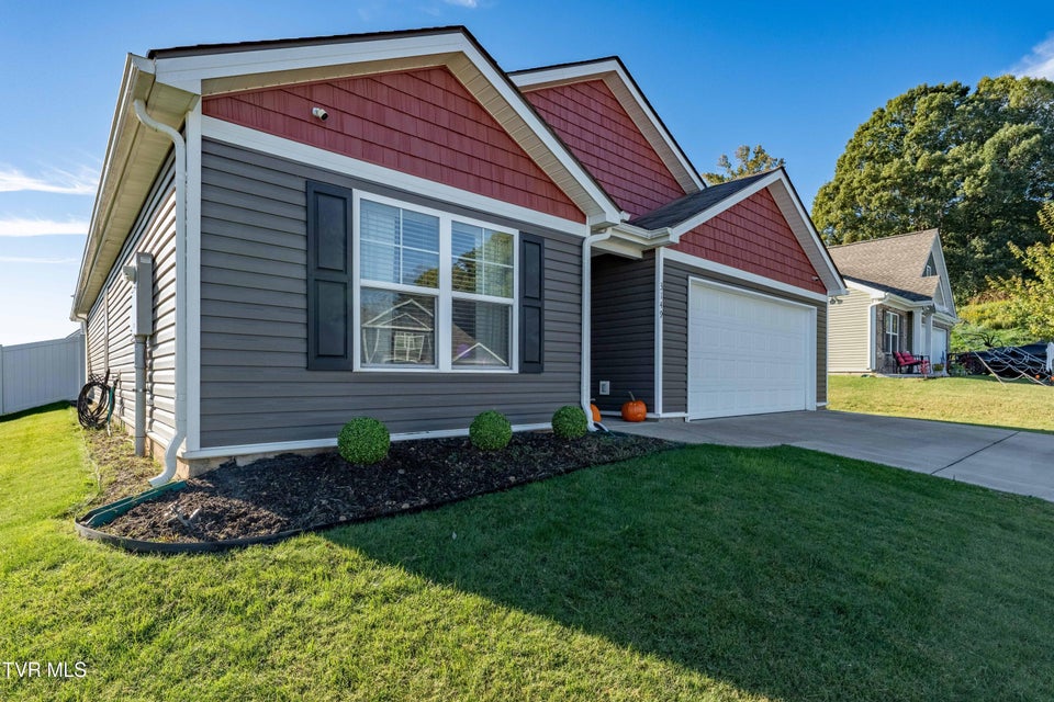 Photo #8: 3149 Phillips Way