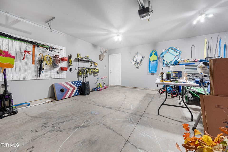 Photo #30: 3149 Phillips Way