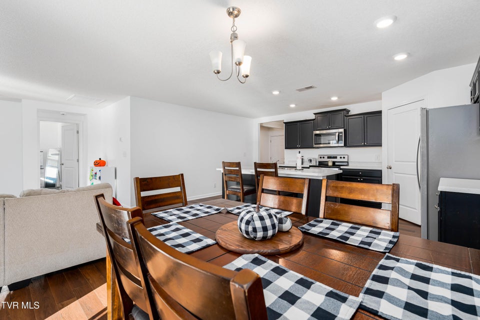 Photo #34: 3149 Phillips Way