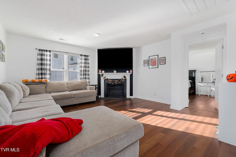 Photo #35: 3149 Phillips Way