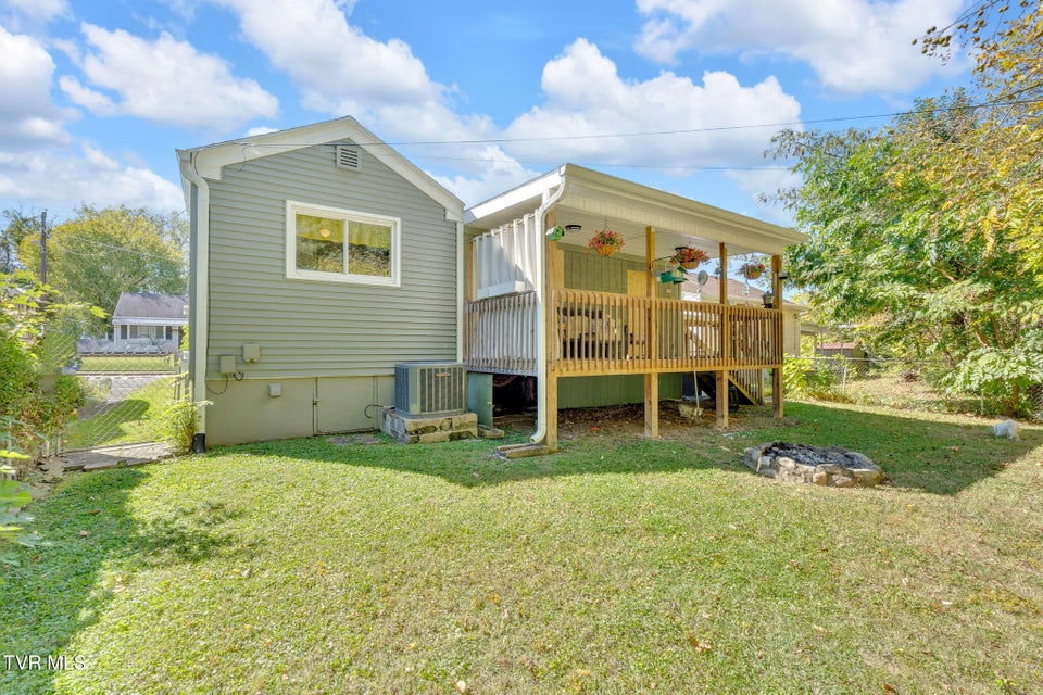 Photo #4: 1420 Belmont Drive