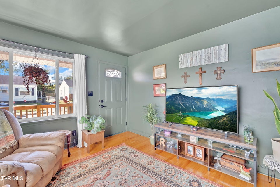 Photo #8: 1420 Belmont Drive