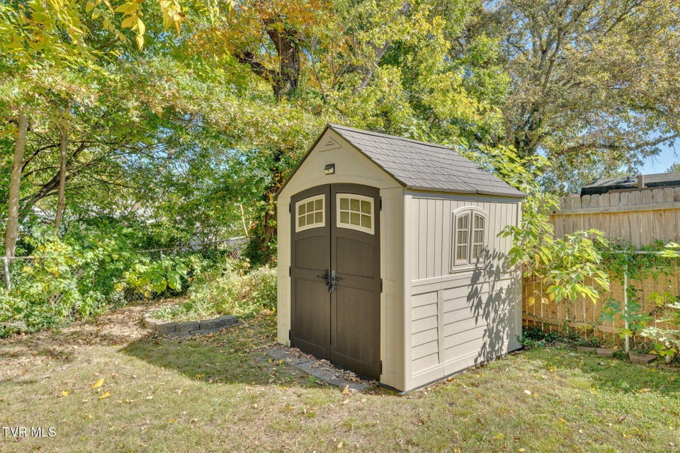 Photo #22: 1420 Belmont Drive