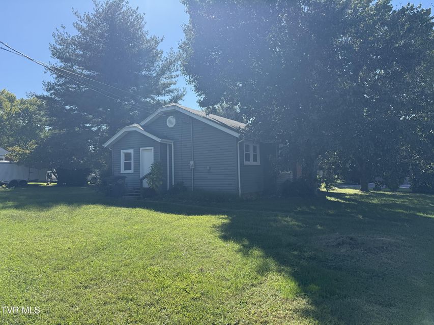 Photo #11: 1529 Central Street