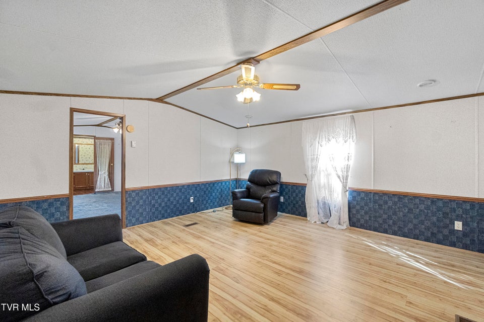 Photo #5: 885 Anderson Loop