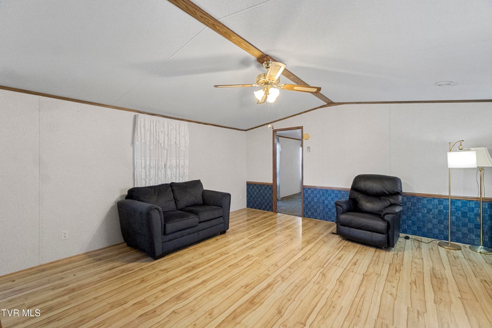 Photo #9: 885 Anderson Loop