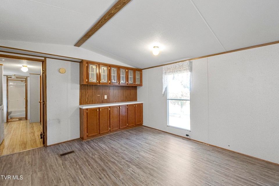 Photo #12: 885 Anderson Loop