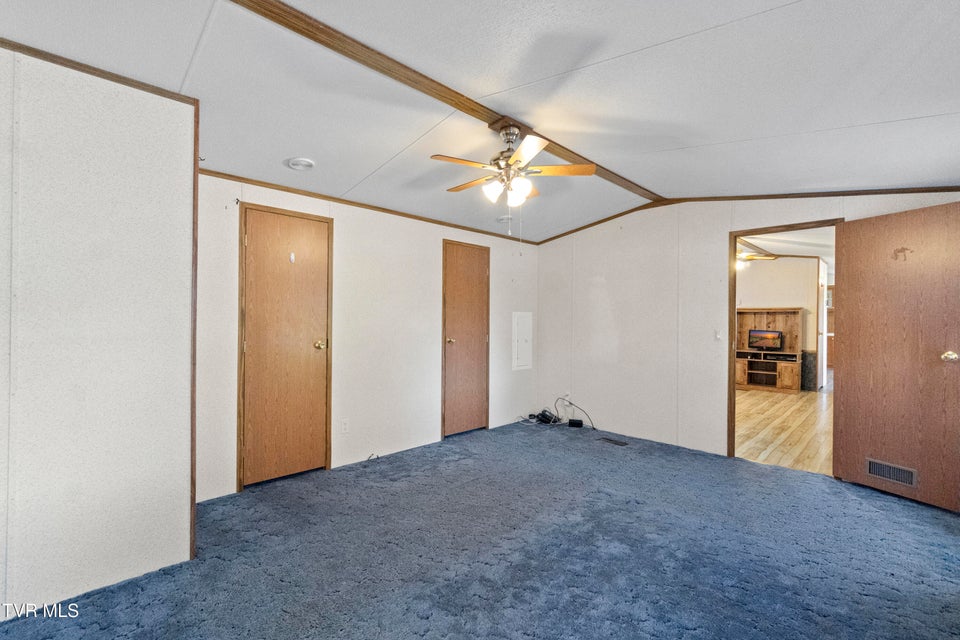 Photo #16: 885 Anderson Loop