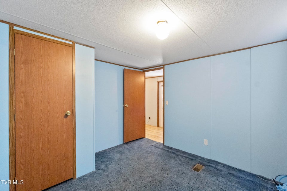 Photo #23: 885 Anderson Loop