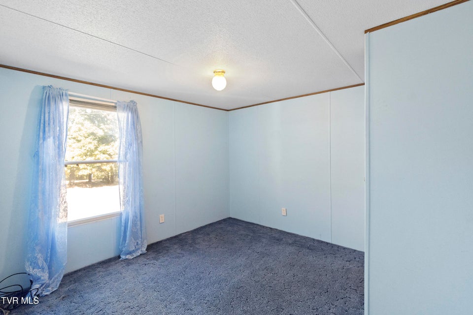 Photo #24: 885 Anderson Loop