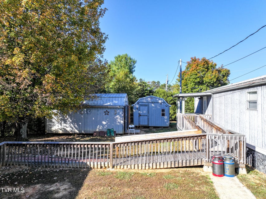 Photo #32: 885 Anderson Loop