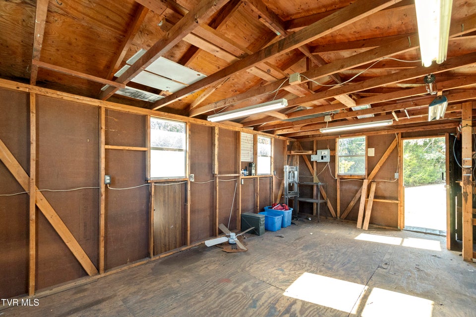 Photo #51: 885 Anderson Loop