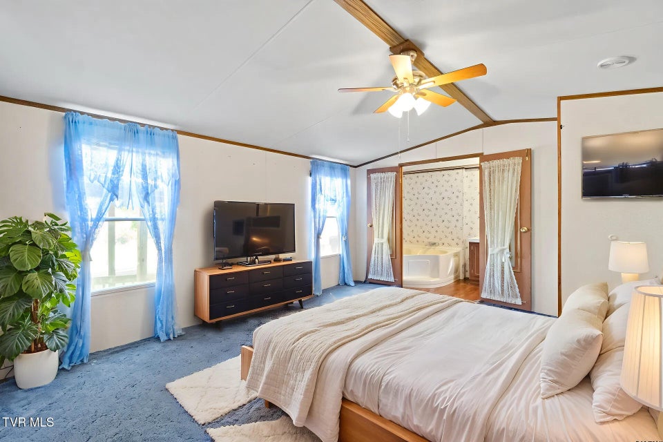 Photo #18: 885 Anderson Loop