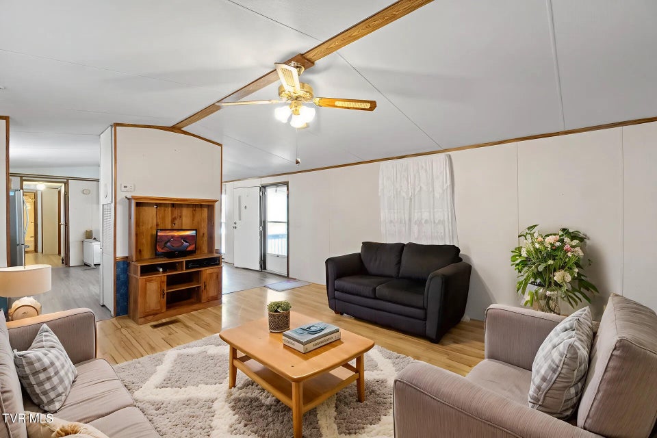 Photo #7: 885 Anderson Loop