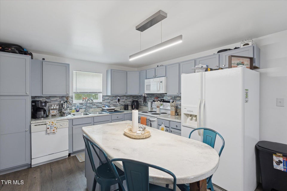 Photo #11: 211 Home Street