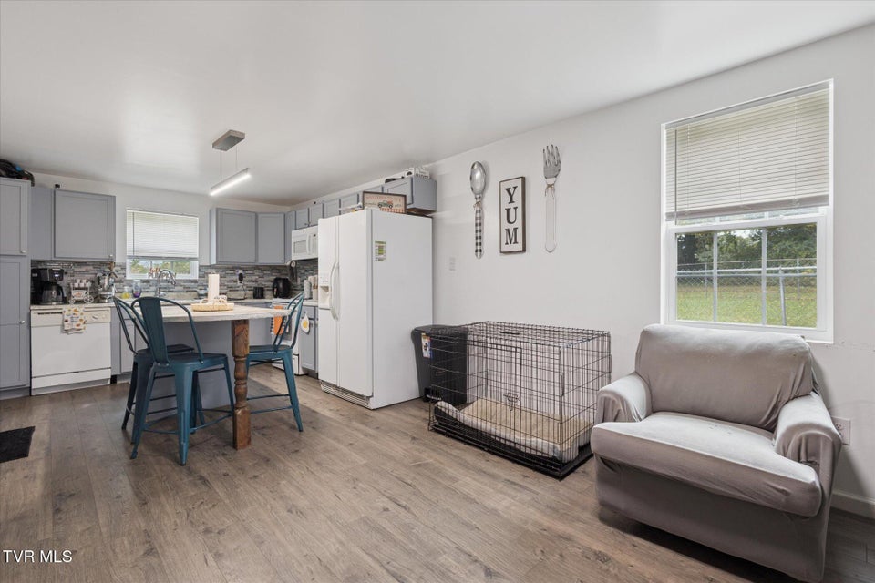 Photo #10: 211 Home Street