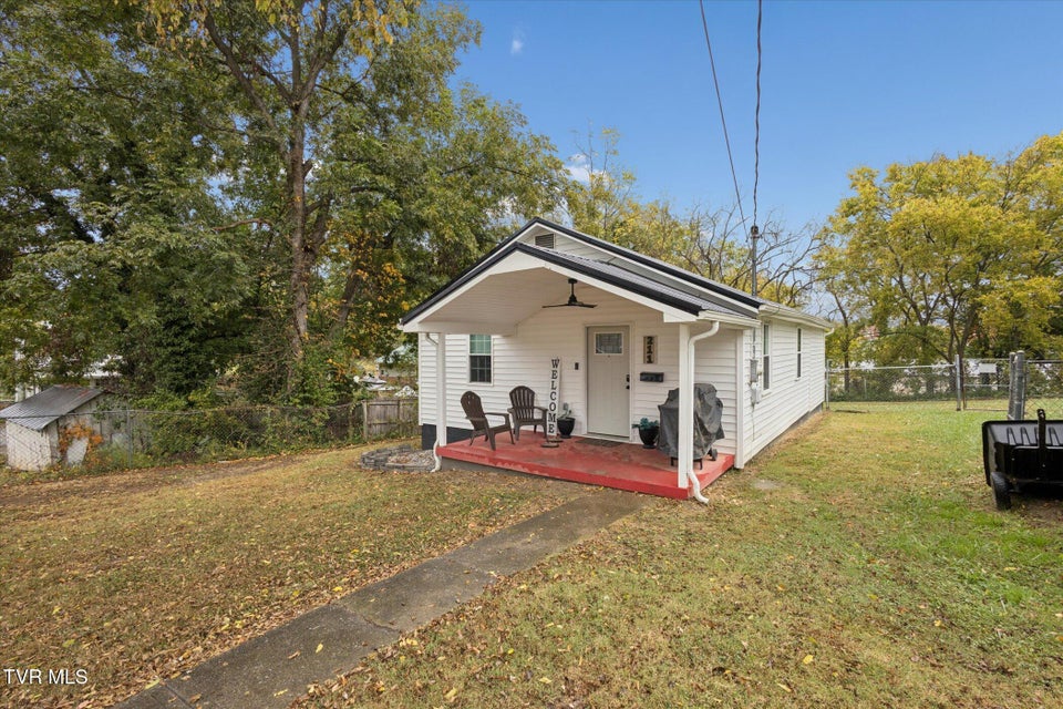 Photo #2: 211 Home Street