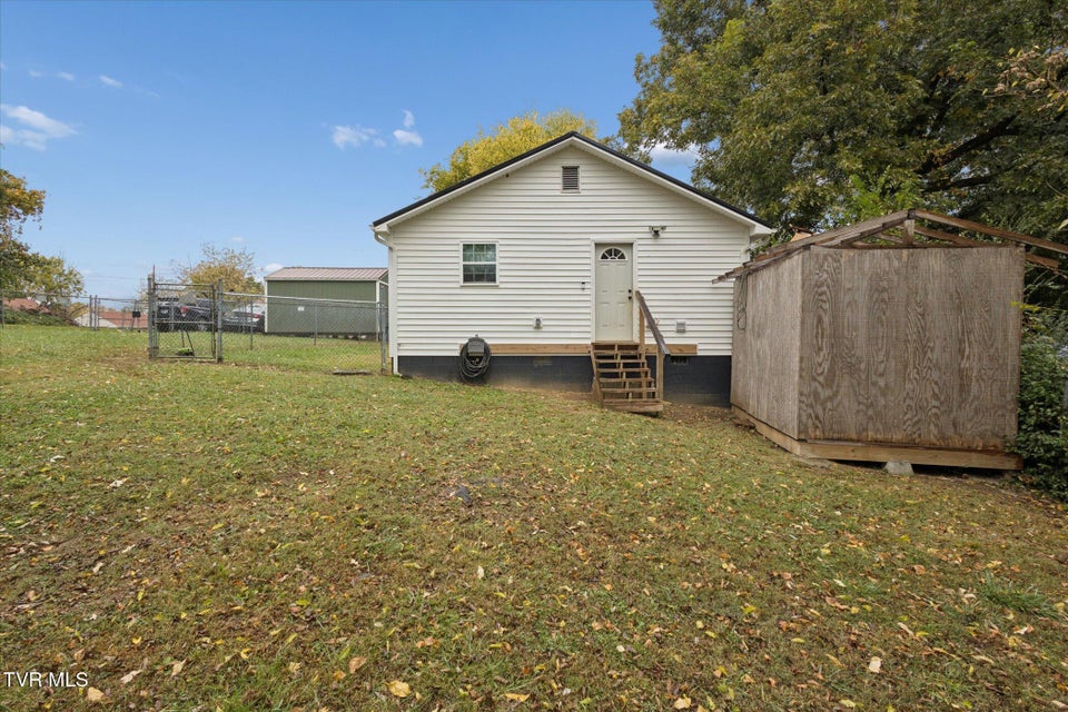 Photo #27: 211 Home Street