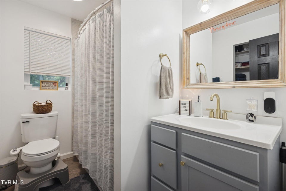 Photo #16: 211 Home Street