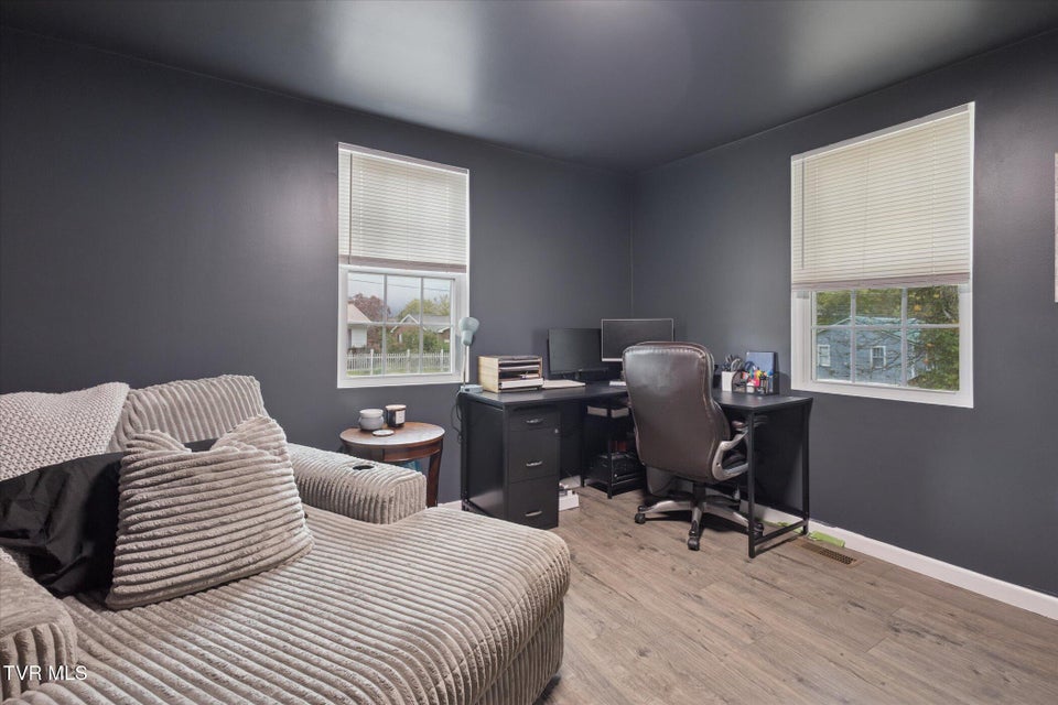 Photo #17: 211 Home Street