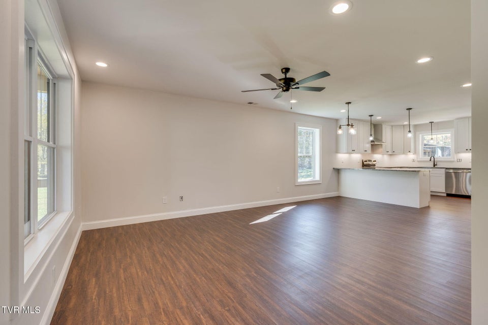 Photo #5: 389 Hampton Street