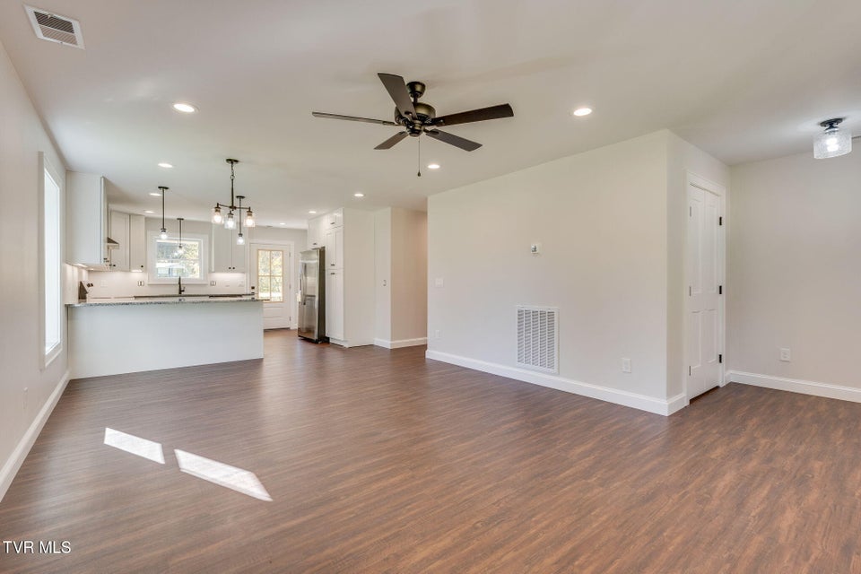 Photo #6: 389 Hampton Street
