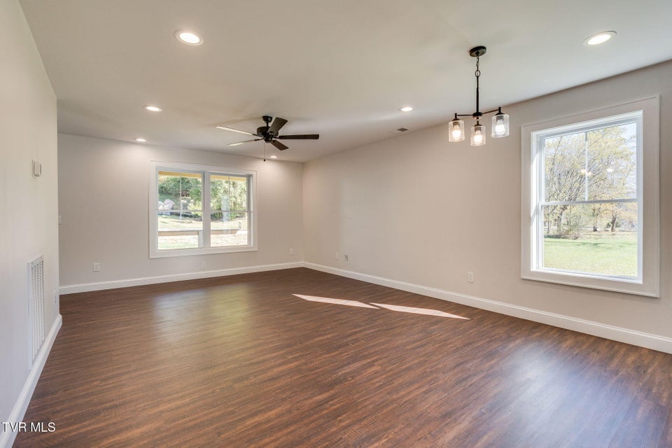 Photo #7: 389 Hampton Street