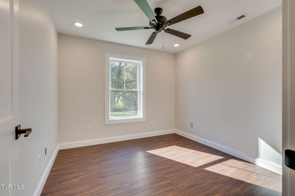 Photo #18: 389 Hampton Street