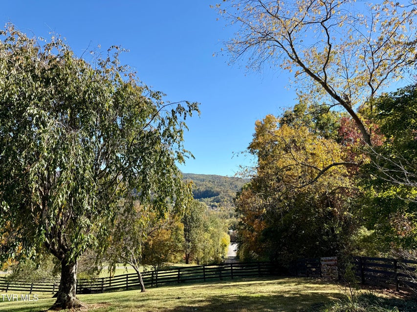 Photo #3: 120 Scott Lane