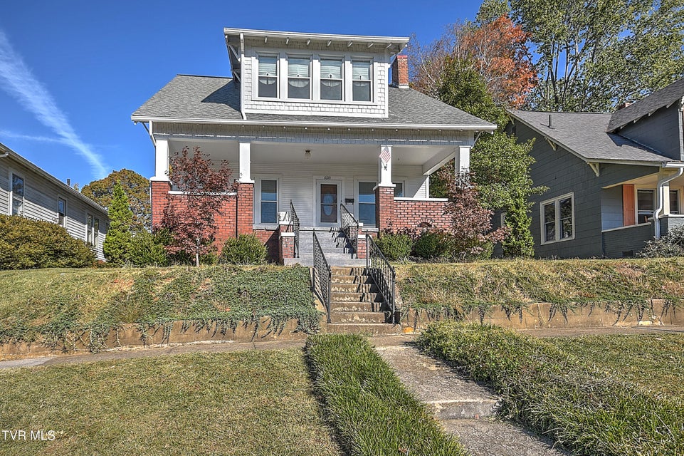 Photo #2: 1009 Lawrence Avenue