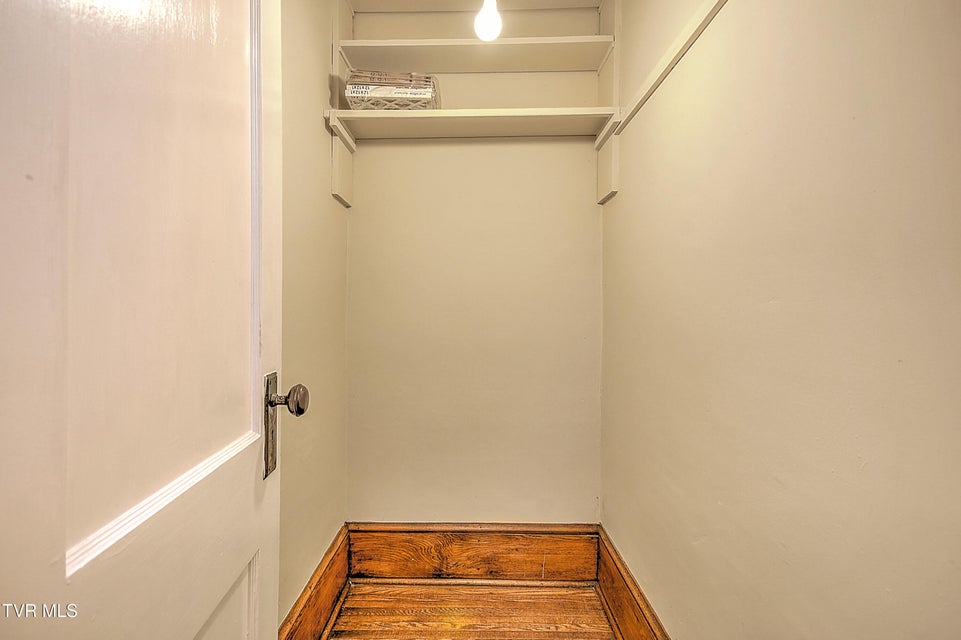 Photo #15: 1009 Lawrence Avenue